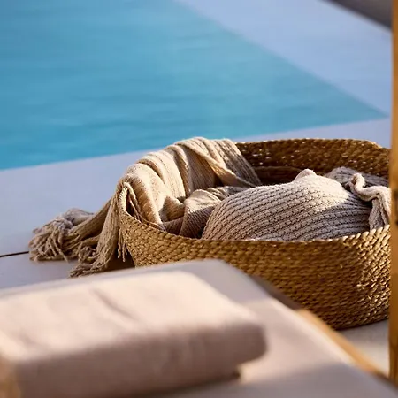 Aethera Milos Tripiti